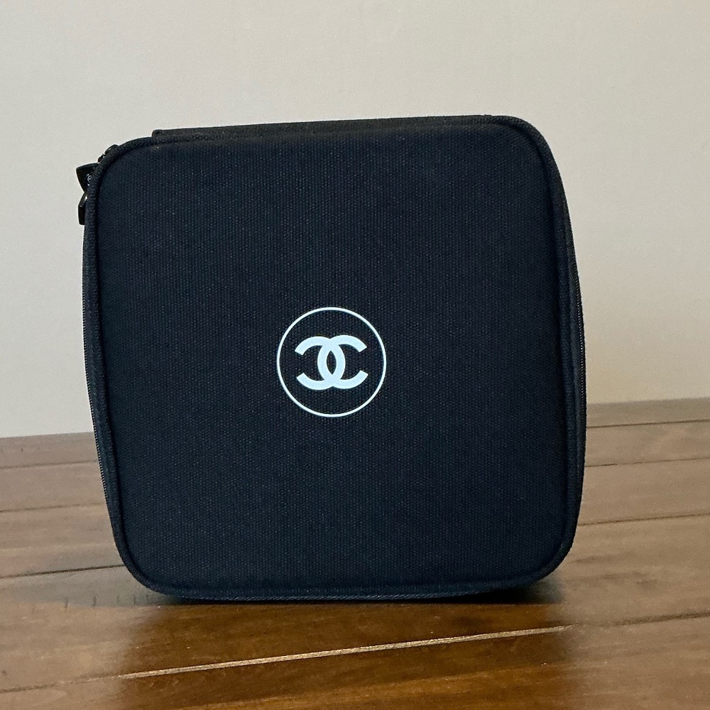 Chanel Beauty Makeup Bag/Vanity w/ Mirror